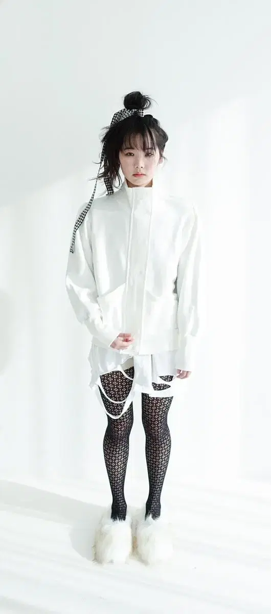 샵페어리 puff high neck zip-up (white)